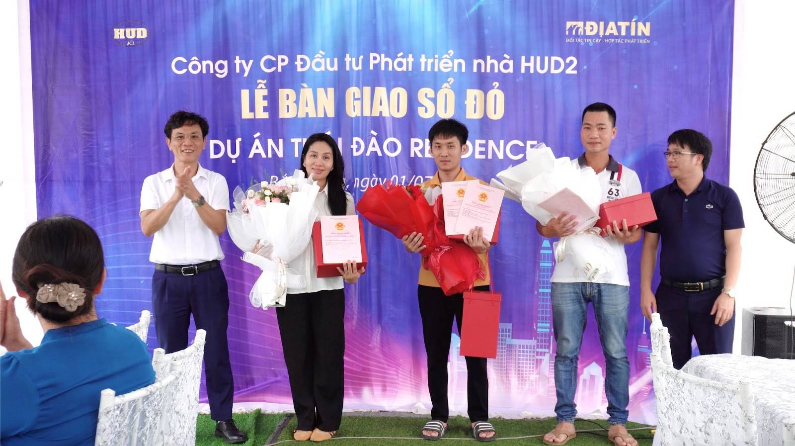 hinh-anh-le-ban-giao-so-do-khu-do-thị-hud-thai-dao-residence-lang-giang